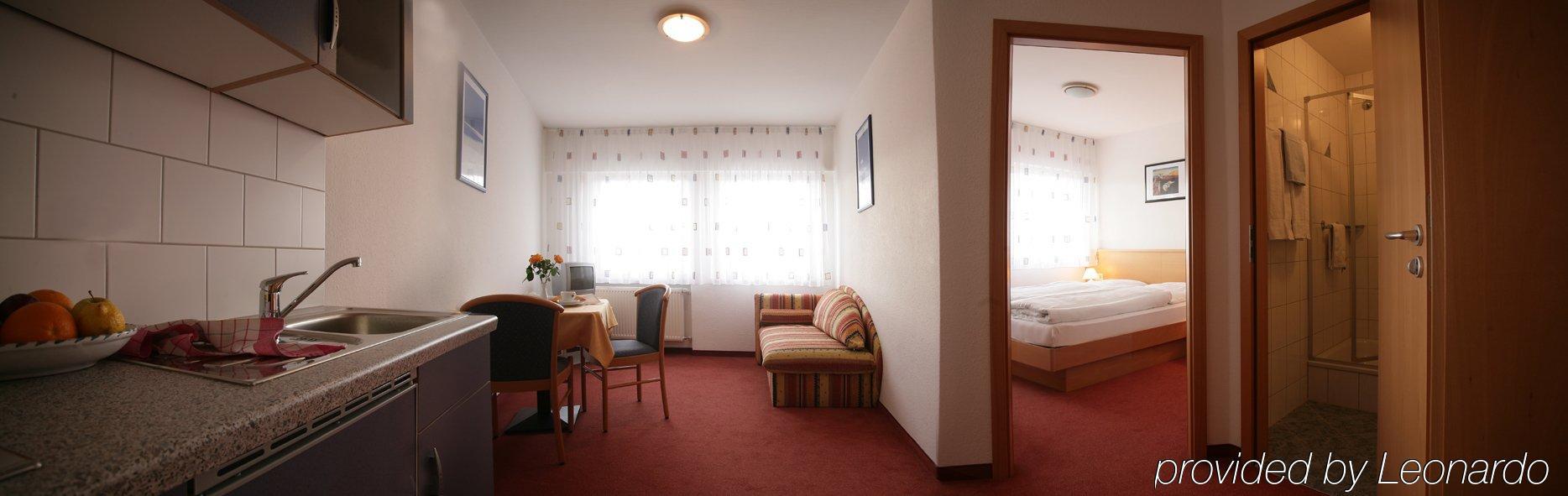 Bodensee Gaestehaus Tettnang Albergo Exterior photo
